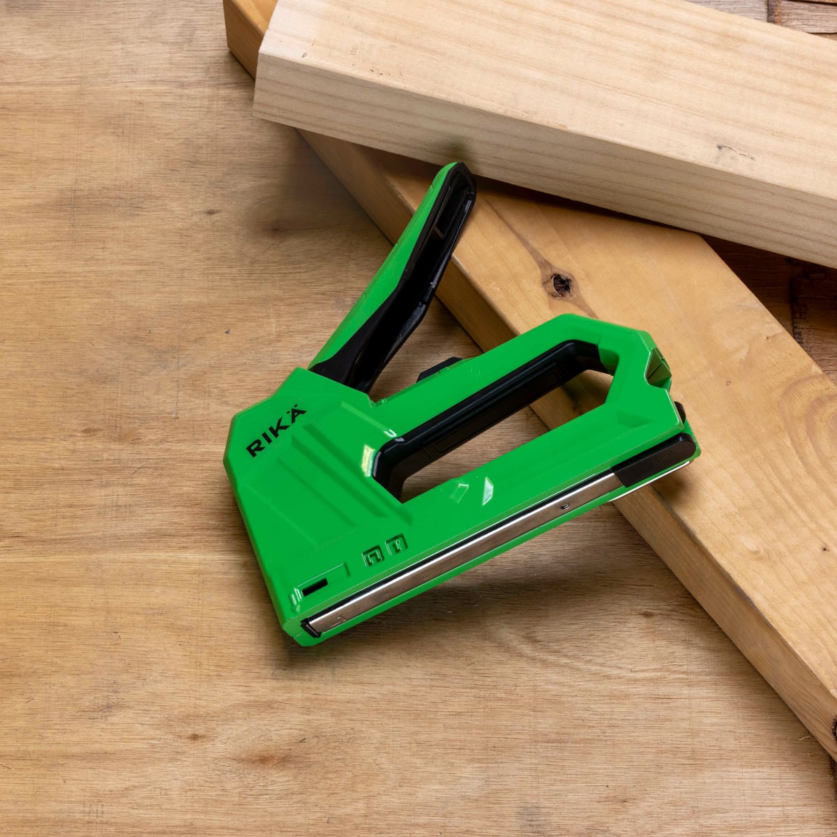 Rikä 2-in-1 Manual Staple and Brad Nail Gun with Power Adjustment